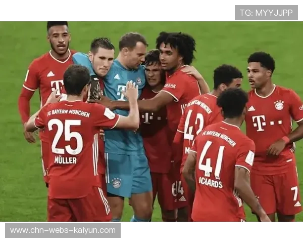 汉堡重返德甲后主场首秀，球迷热情高涨